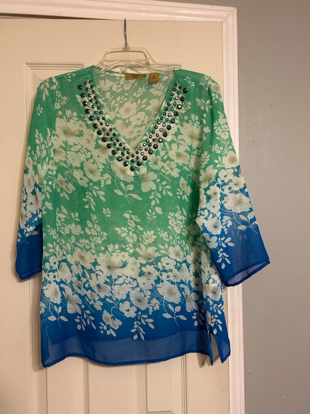 2/$15, 3/$21 Valerie Steven’s green floral blouse grommet
